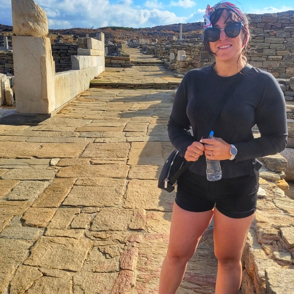 Meet your Posher, Lynsee - Picture 2 of 2